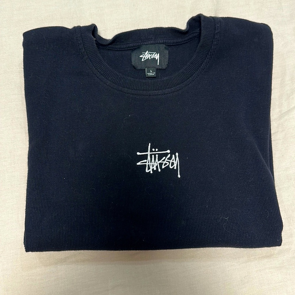 STUSSY BLACK T-SHIRT - SIZE L (runs small)